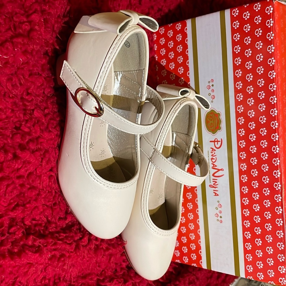 Kids pageant shoes… like new… only wore twice ❤️❤️